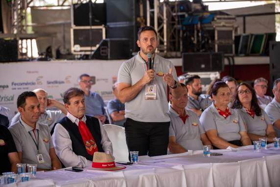 Nesta quarta-feira, 01, deu-se início a Expo Terneira 2024. A cerimônia de abertura ocorreu às 10 horas na Arena Sicredi, contando com a participação de autoridades e líderes de toda a região.