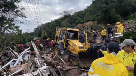 Pelo menos 120 famílias estão desabrigadas ou desalojadas no município devido aos alagamentos