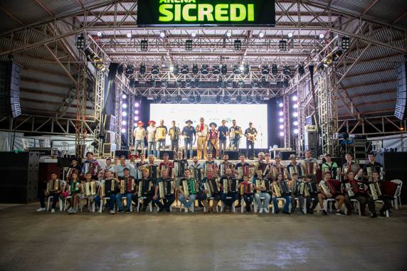 Para os que desejarem visitar o parque com os seus veículos, o estacionamento custará R$10,00.