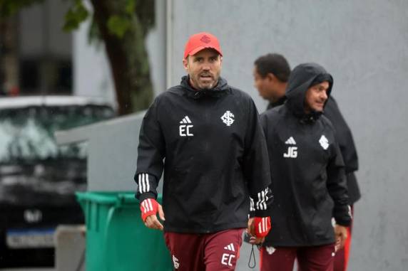 Time terá nove jogos em 25 dias, e calendário obriga comissão técnica a rodar o grupo