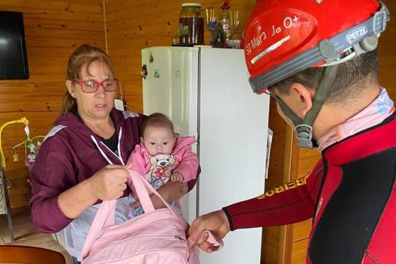 As duas estavam na localidade de Três Barras, onde foram registrados deslizamentos e mortes por soterramento