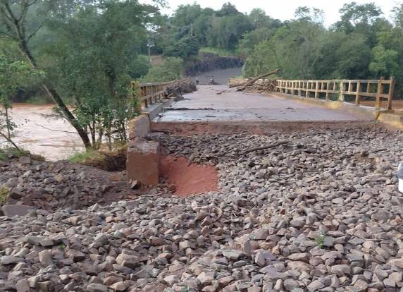 Superintendente Regional do DAER deve vistoriar a estrutura da ponte ainda neste domingo