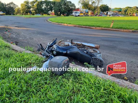 Colisão envolveu a moto da vítima e um automóvel