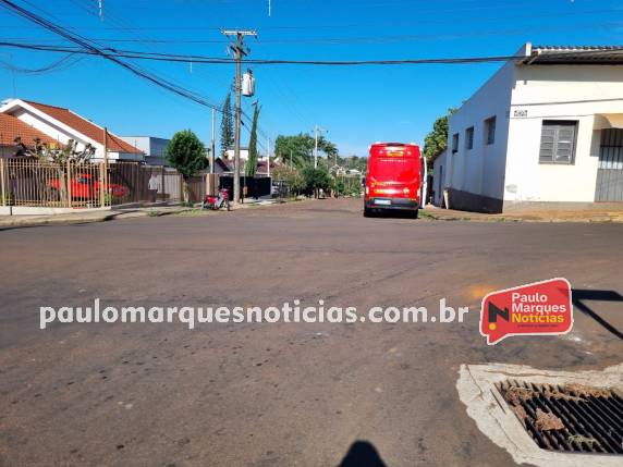 Colisão envolveu uma moto Biz e um automóvel