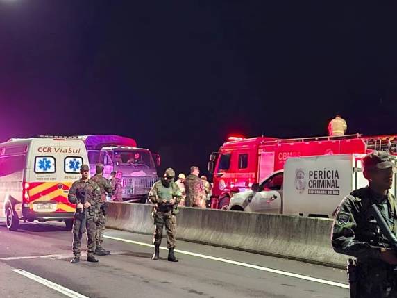 Todas as vítimas são homens, segundo a concessionária que administra a rodovia; ocorrência foi no sentido Interior-Capital, às 19h