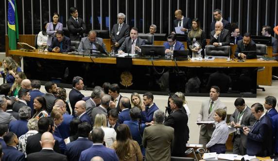 Plenário da Câmara dos Deputados durante sessão conjunta do Congresso Nacional destinada à deliberação dos vetos