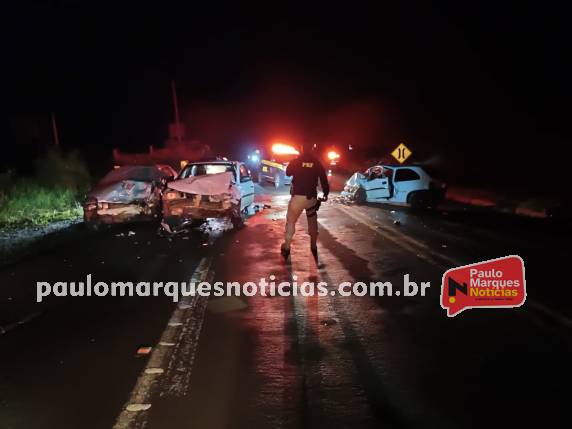 Colisão envolveu três veículos próximo da ponte sobre o Arroio Antas, na localidade de Linha Salto