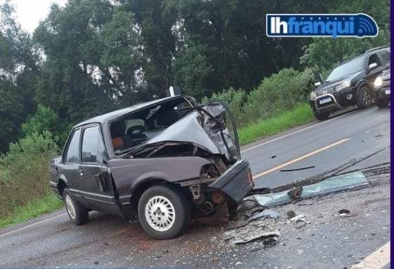O condutor de um Monza, um homem de 64 anos, natural de Giruá morreu no local