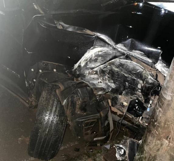 A condutora de 33 anos e única ocupante do veículo foi conduzida ao pronto socorro do hospital Frei Clemente pela Brigada Militar, que atendeu a ocorrência, não sendo constatada nem uma lesão, na sequência a condutora foi para a DPPA para o registro da ocorrência.