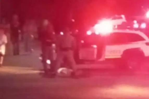 Uma equipe da Brigada Militar atendeu a ocorrência e acionou ambulância para conduzir o ciclista ao Hospital Regional das Missões para atendimento médico e realização de exames.