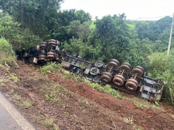 Veículo seguia no sentido Passo Fundo a Coxilha quando saiu da pista