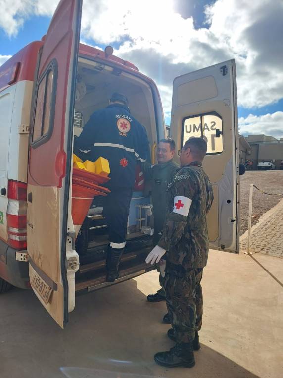 Ainda neste mês, a transferência de um recém-nascido mobilizou profissionais da UTI Neonatal, SAMU e Corpo de Bombeiros.