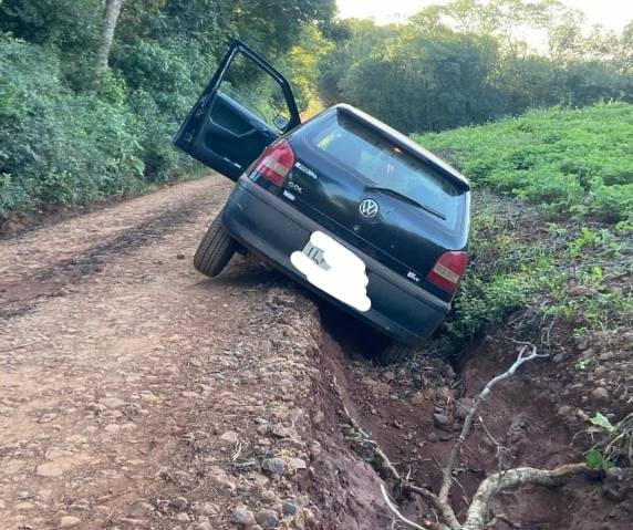 O casal que estava no carro escapou ileso