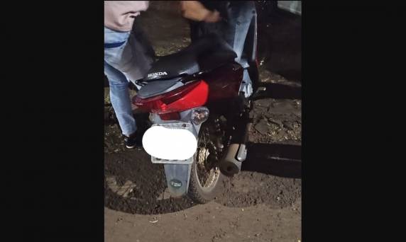 Acidente ocorreu no início da noite desta quinta-feira (06), na Avenida Osvaldo Aranha, próximo a EMEI Elso Paulo Severnini.