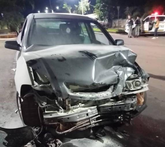 Os automóveis foram envolvidos no acidente na Av. Venâncio Aires esquina com a rua Carlos Gomes