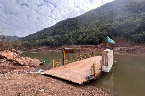Prefeito de Nova Roma, Douglas Pasuch, também informa que espera licitar obra de ponte entre os dois municípios em até três meses