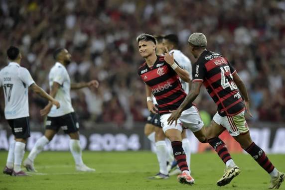 Tricolor mais uma vez foi superado pelo time carioca no Rio, desta vez por 2 a 1; é a terceira derrota seguida no campeonato