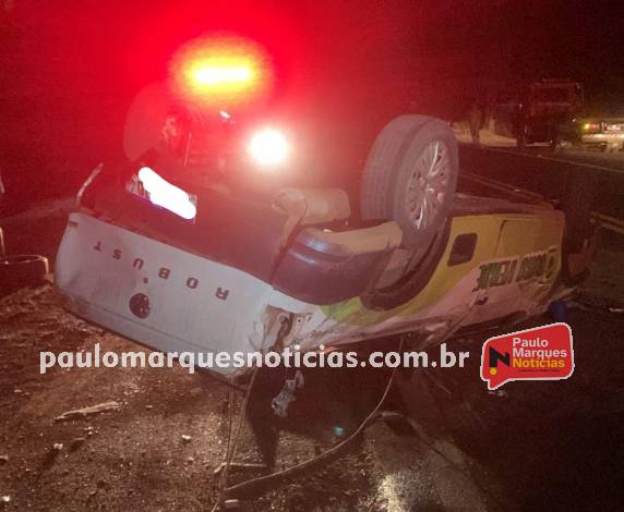 O acidente ocorreu próximo da ponte sobre o rio Buricá, no trajeto entre Três de Maio e Boa Vista do Buricá