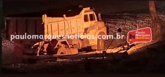 O acidente ocorreu na Av. Buricá na madrugada deste sábado