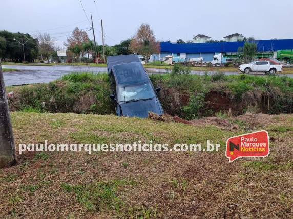 A saída de pista ocorreu na noite durante a noite e madrugada de sexta-feira para sábado