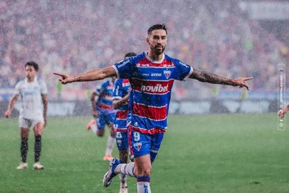 Na derrota para o Fortaleza, no Castelão, Tricolor teve pênalti contra e jogador expulso