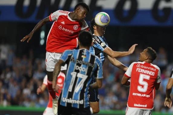 Colorado contou com gol contra de Gustavo Martins no segundo tempo para somar três pontos