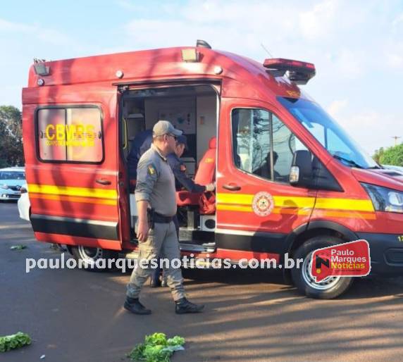 Colisão entre carro e moto ocorreu na manhã deste domingo