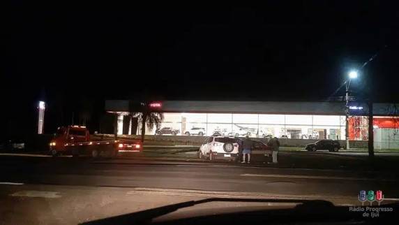 A vítima foi atendida pelo resgate do Corpo de Bombeiros e encaminhada para o hospital