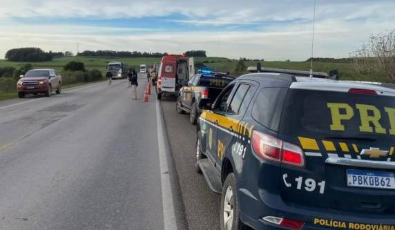 Acidente ocorreu na manhã desta quinta-feira no km 139 da rodovia. Todas as vítimas estavam em Gol, com placas de Hulha Negra. No outro veículo, um Troller T4, três pessoas ficaram feridas