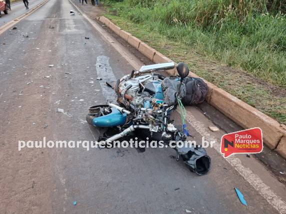 Motociclista foi socorrido em estado grave pelo resgate do Corpo de Bombeiros