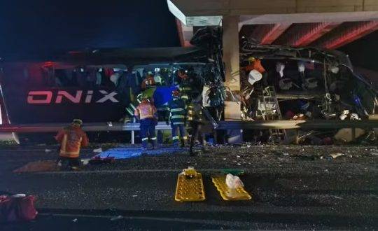 O acidente aconteceu na região de Itapetininga, no interior de São Paulo, na madrugada desta sexta-feira