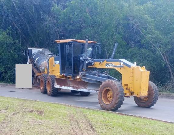 Ninguém ficou ferido e a carga transportada também não foi avariada, embora tenha havido danos mecânicos ao caminhão.