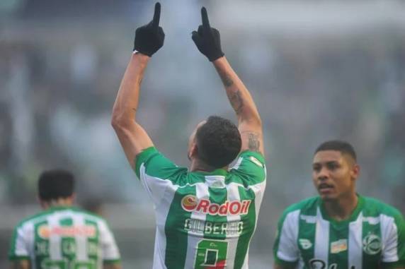 Tricolor, que segue com apenas três vitórias na competição, viu os donos da casa fazerem a festa em Caxias com gols de Gilberto e João Lucas no primeiro tempo e Erick Farias no segundo