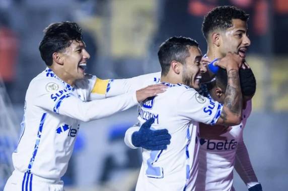 Em Caxias do Sul, Tricolor novamente jogou mal e acabou derrotado pelo Cruzeiro por 2 a 0