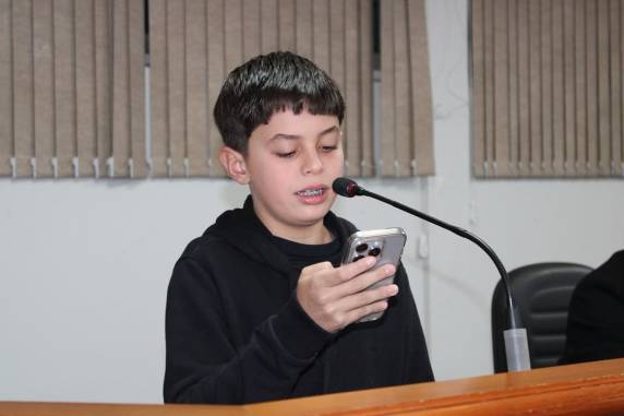 Solano Schneider Walter, 12 anos, conquistou título de campeão de futsal na Espanha