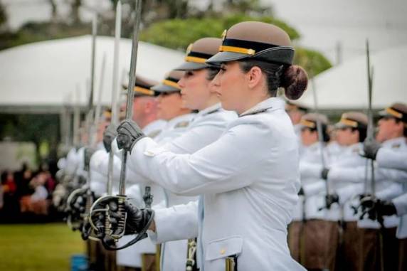 Cerimônia de formatura dos oficiais ocorreu nesta manhã, em Porto Alegre. Os agentes serão distribuídos entre os 21 comandos regionais de polícia ostensiva do território gaúcho