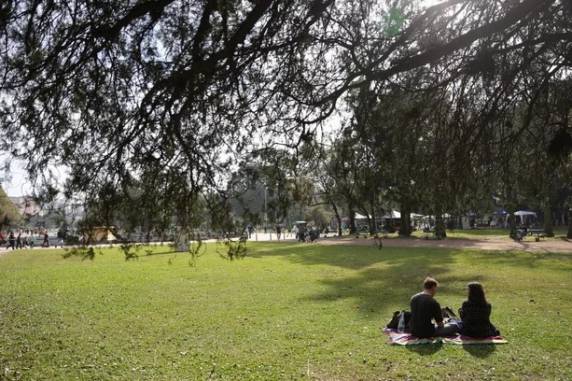 De acordo com a Climatempo, massa de ar quente deve se intensificar nos próximos dias. Tempo começa a mudar no fim da quarta-feira (24), pelo sul do Estado