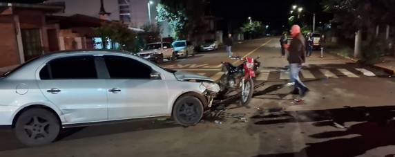 Um homem de 43 anos, ficou ferido e foi socorrido para o hospital