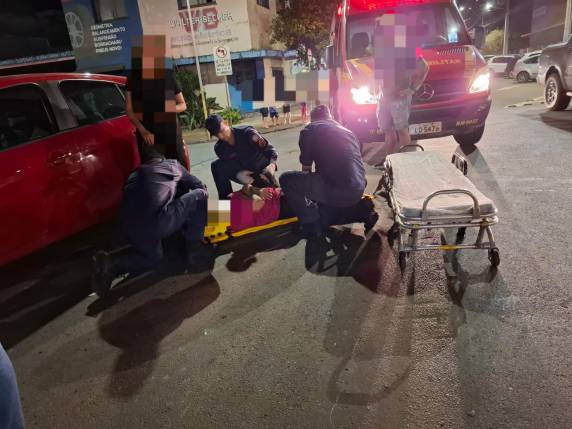 Vítima foi socorrida pelo resgate do Corpo de Bombeiros