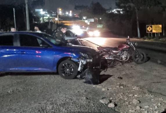 O motociclista foi socorrido pelo Samu e levado para atendimento médico no Hospital São Vicente de Paulo onde entrou em óbito