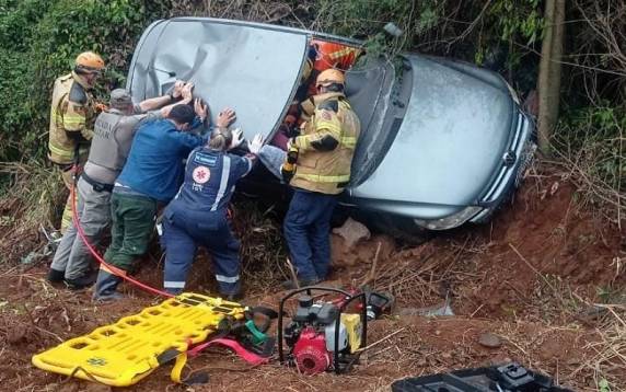 Homem de 87 anos, morreu no local e a esposa dele de 85 ficou gravemnte ferida