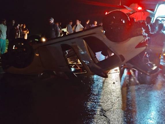 O condutor do veículo teria se ferido com mais gravidade