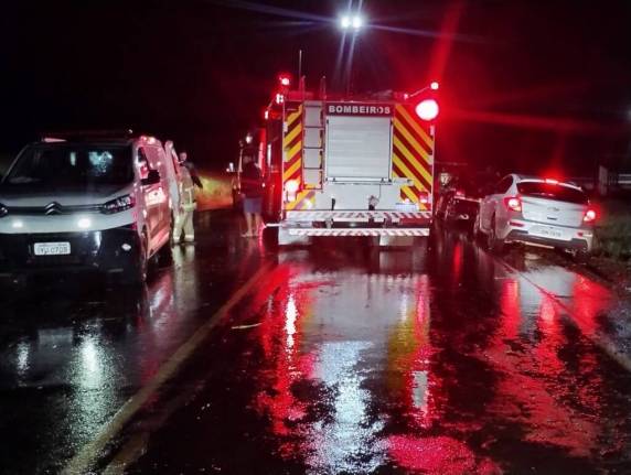 O condutor do veículo teria se ferido com mais gravidade