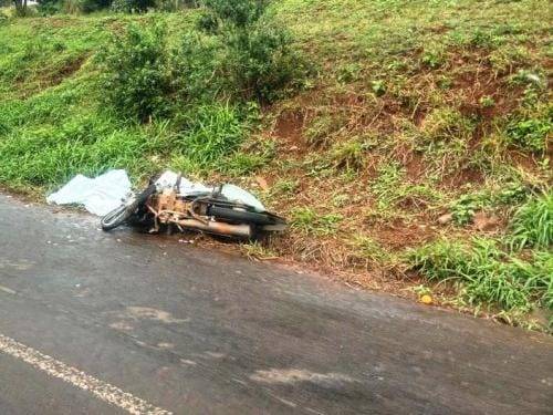 O acidente envolveu uma moto da vítima, e um carro na BR-468, na localidade de Esquina Santo Antônio