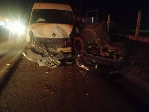 Vítima era passageira de um Fiat Palio, que acabou capotando no acostamento