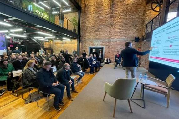 Gabriel Souza (MDB) falou sobre o tema nesta sexta-feira, em evento no Instituto Aliança Empresarial. Previsão inicial era de que a publicação ocorresse até junho