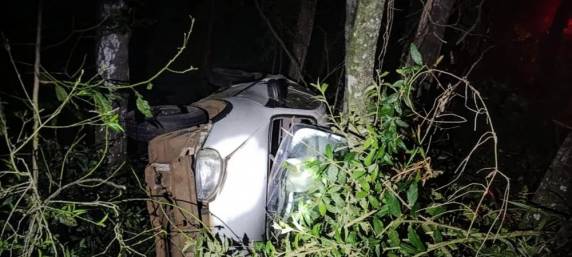 Junto com o homem, havia uma mulher de 36 anos e uma menina de 9.