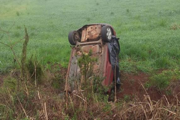 Caso aconteceu na manhã deste domingo (11), no km 5 da rodovia. Motorista dirigia um veículo Volkswagen Polo, com placas de Lagoa Vermelha