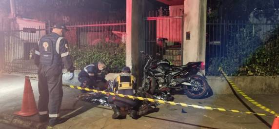 O acidente ocorreu na Rua Ângelo Pretto