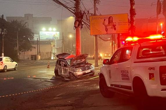 Acidente ocorreu no fim da madrugada deste sábado